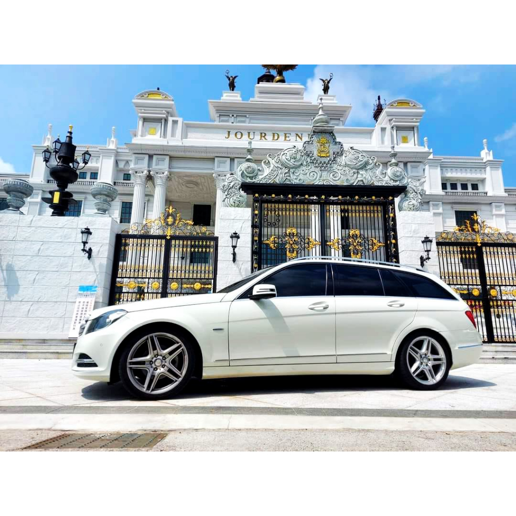 12年型BENZ C200 1.8L 旅行車．本人愛駒．保證跑８萬．已大保養．里程緩慢增加．保證不打槍．請用高標準賞車