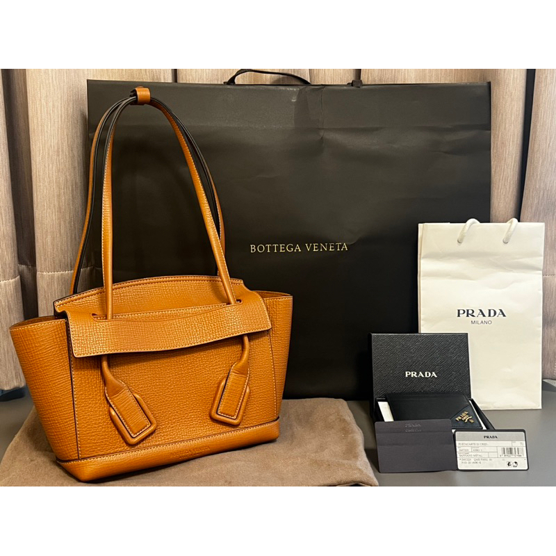 Bottega Veneta The Arco33焦糖色小牛皮