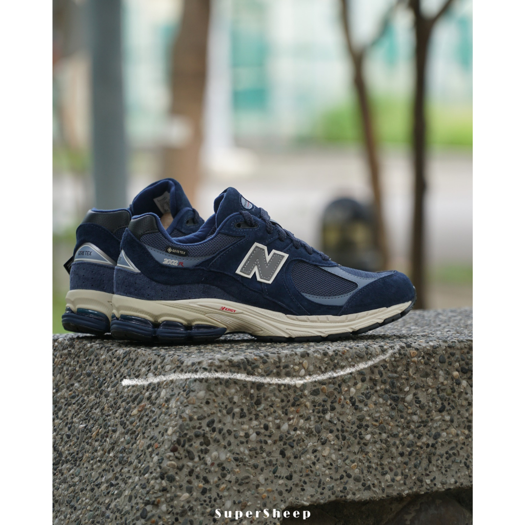 New Balance 2002R 奶油底 GORE-TEX 防水 Ｄ楦 男款 藍 M2002RXF