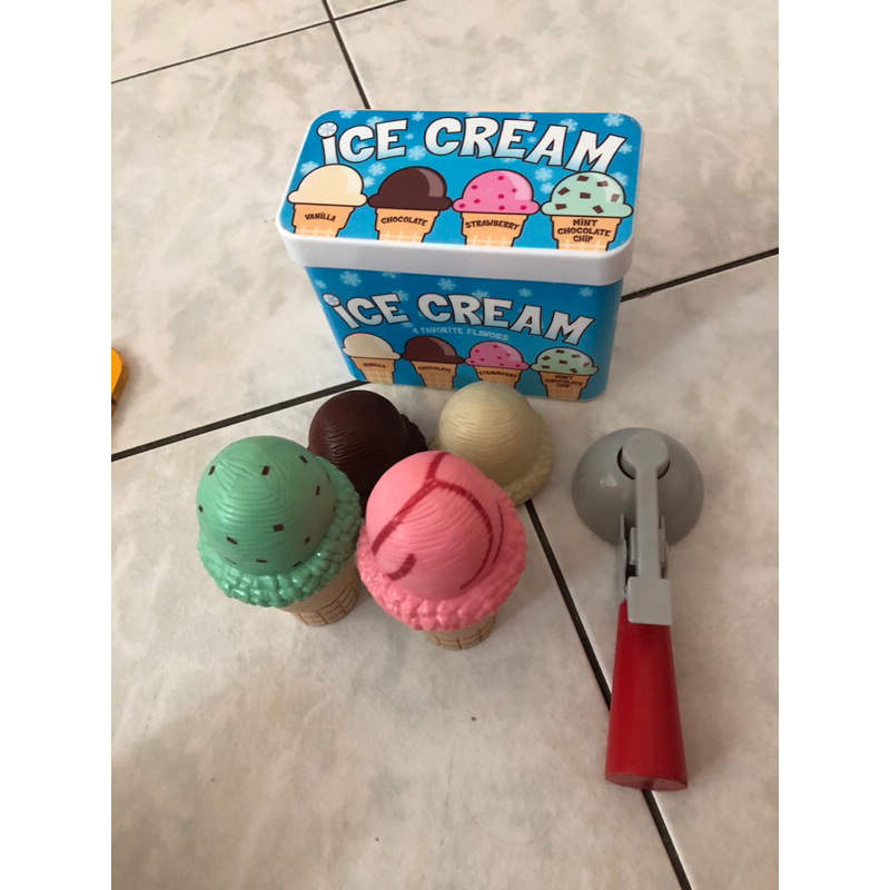 二手 冰淇淋 磁鐵 玩具 幼兒  辦家家酒 甜筒🍦