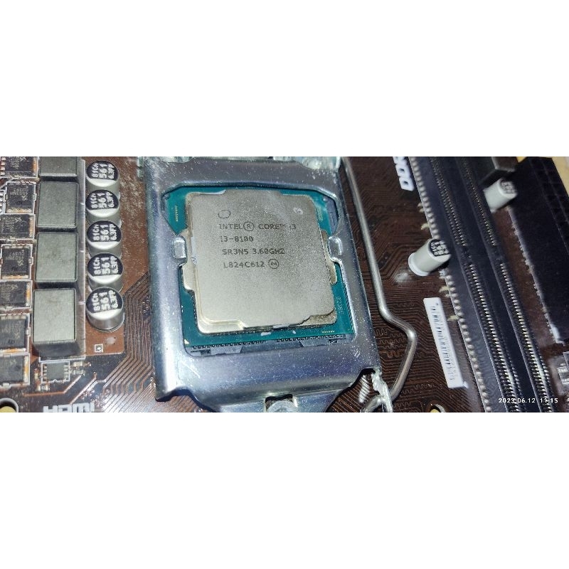 i3 8100 i3-8100 CPU一顆 使用時速不長 外觀漂亮