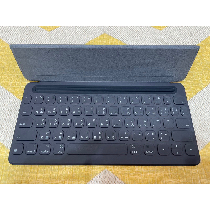 聰穎鍵盤 Smart Keyboard（適用ipad pro 10.5、ipad air 3、ipad 9. 8 .7)