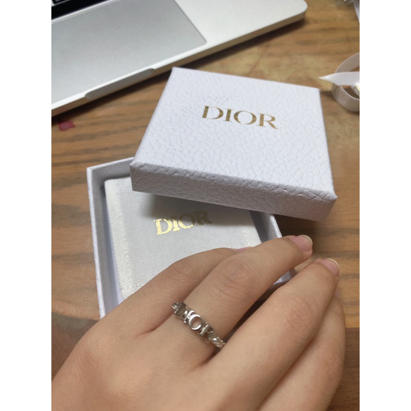Dior 銀色鑲鑽戒指