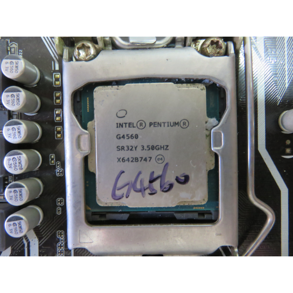 C.1151CPU-Intel Pentium 處理器 G4560 3M快取記憶體，3.50GHz 直購價430