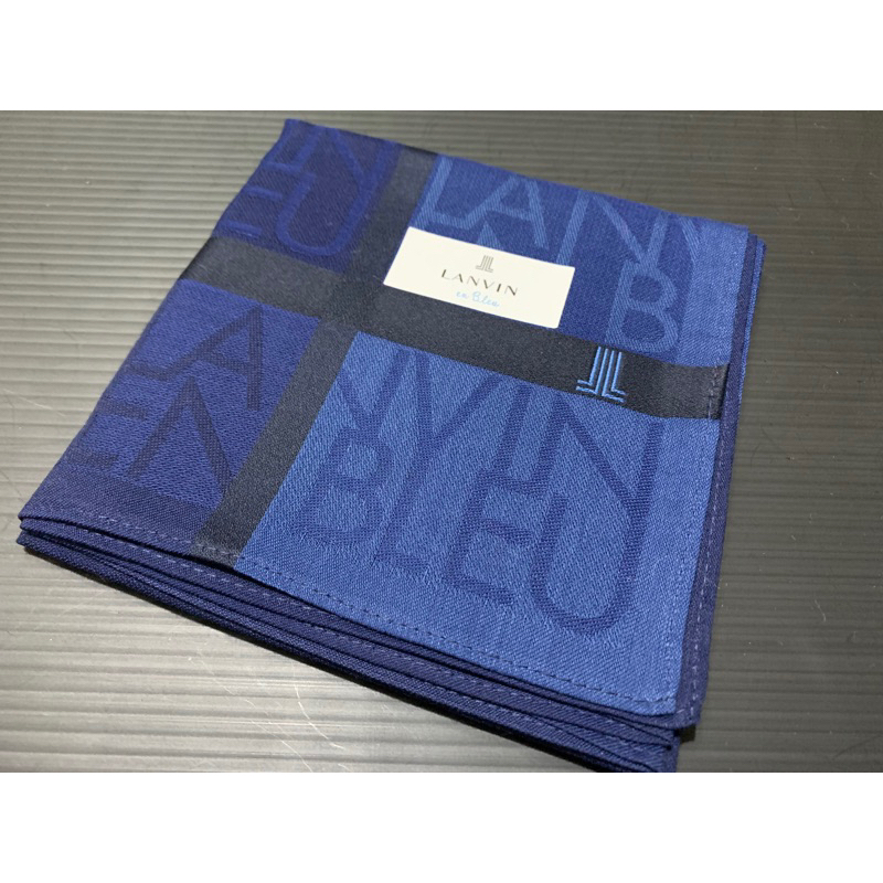 ╭☆°水水私貨舖☆°╮【LANVIN en bleu 】全新真品 經典款手帕~新品