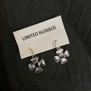 《Cutie Shop》OSEWAYA Limited Number 美式復古 十字架耳環 耳夾款