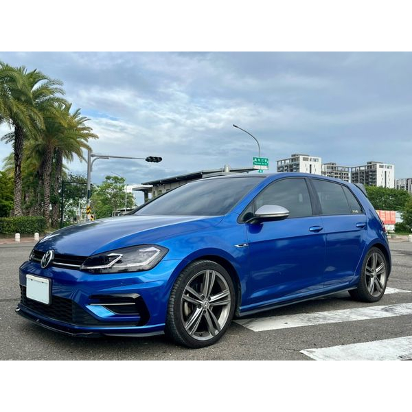 2018 Volkswagen Golf R Line VVS中尾段排氣管  Oettinger卡夢尾翼  經典銀耳