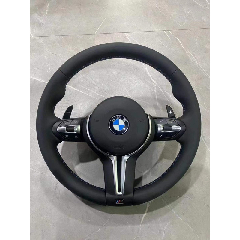 BMW 運動版方向盤，碳纖維方向盤，丁字褲方向盤，F30/f10都可用,f01f02f18f31f36