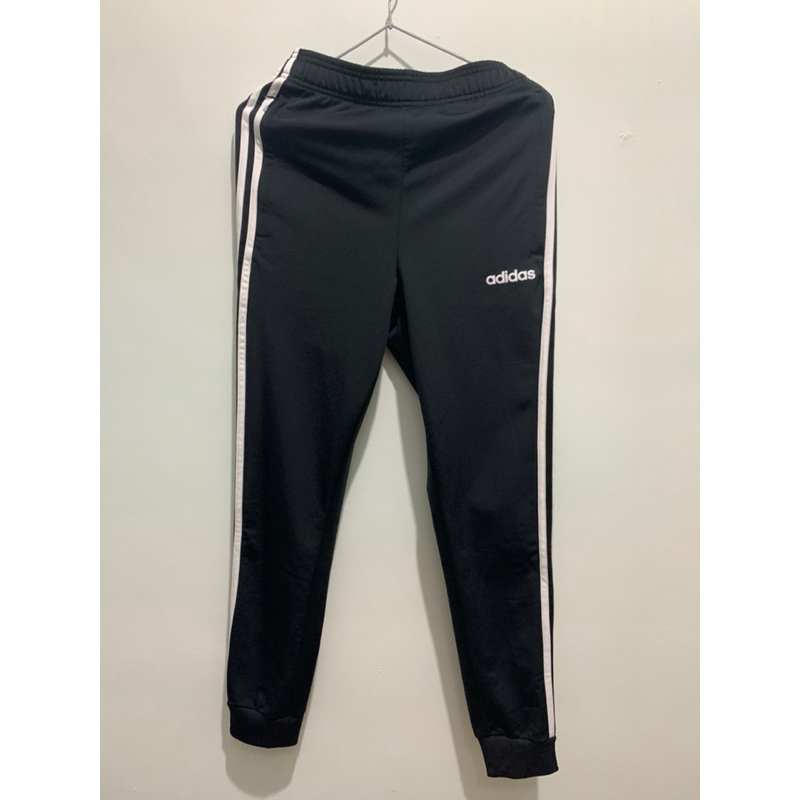 二手/中古 愛迪達 adidas 三線 縮口 神褲 超好搭 9成新以上 男版xs 男女都可穿 顏色飽和DQ3076 黑色