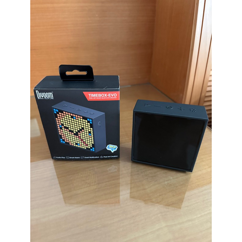 [二手極新］Divoom Timebox Evo 復古像素 藍牙喇叭 電子時鐘 像素音響 客製化圖案 專屬APP連結