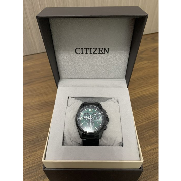 美二手 ,CITIZEN星辰錶 CB5925-82X,光動能,全球電波時計手錶 萬年曆 黑綠43mm