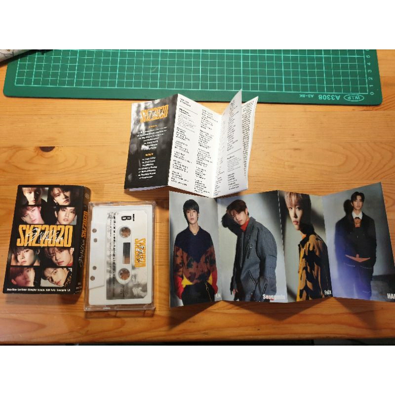 Stray Kids 【SKZ2020】日本出道專輯「完全生產限定版 」全球限量絕版卡帶 成員小卡 錄音帶 TAPE