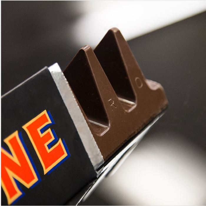 【Eileen小舖】新包裝 瑞士 TOBLERONE 瑞士三角黑巧克力 100gx3