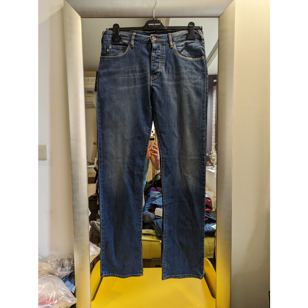 EMPORIO ARMANI全新真品J21標準版型藍色刷色牛仔褲(適33腰)-----2.2折出清(不議價商品)