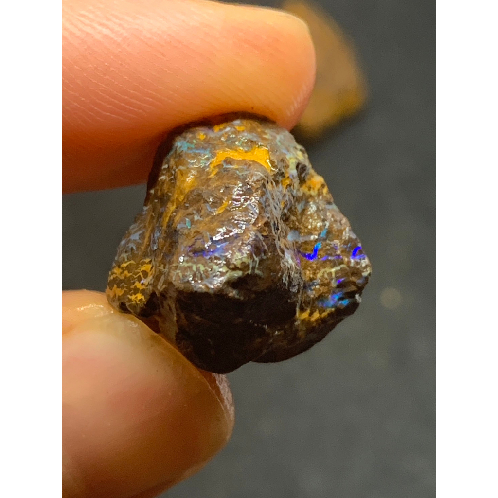 茱莉亞 澳洲蛋白石 礫背蛋白石原礦 編號Ｒ26 原石 boulder opal 歐泊 澳寶 閃山雲 歐珀