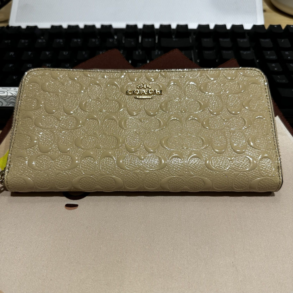 【自售商品】COACH 女士漆皮拉鏈長夾錢包 F54805 奶茶色 全新 現貨