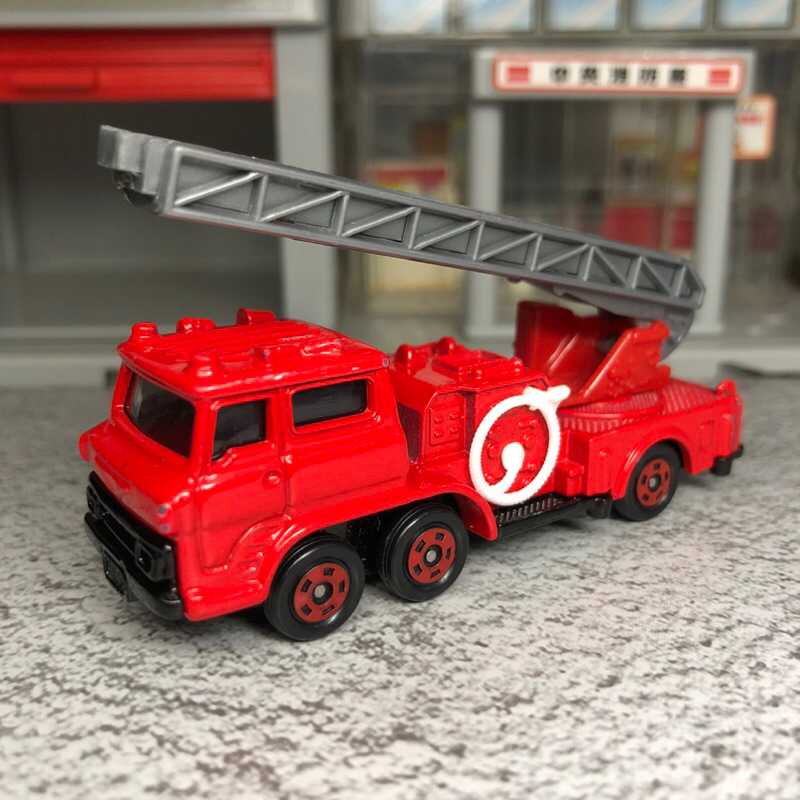 Tomica hino fire truck 緊急車輛 雲梯車