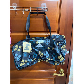 轉賣-POLER STUFF】POLER STUFFABLE DUFFEL BAG 隨身輕巧收納袋 旅行袋(雪花熊掌)