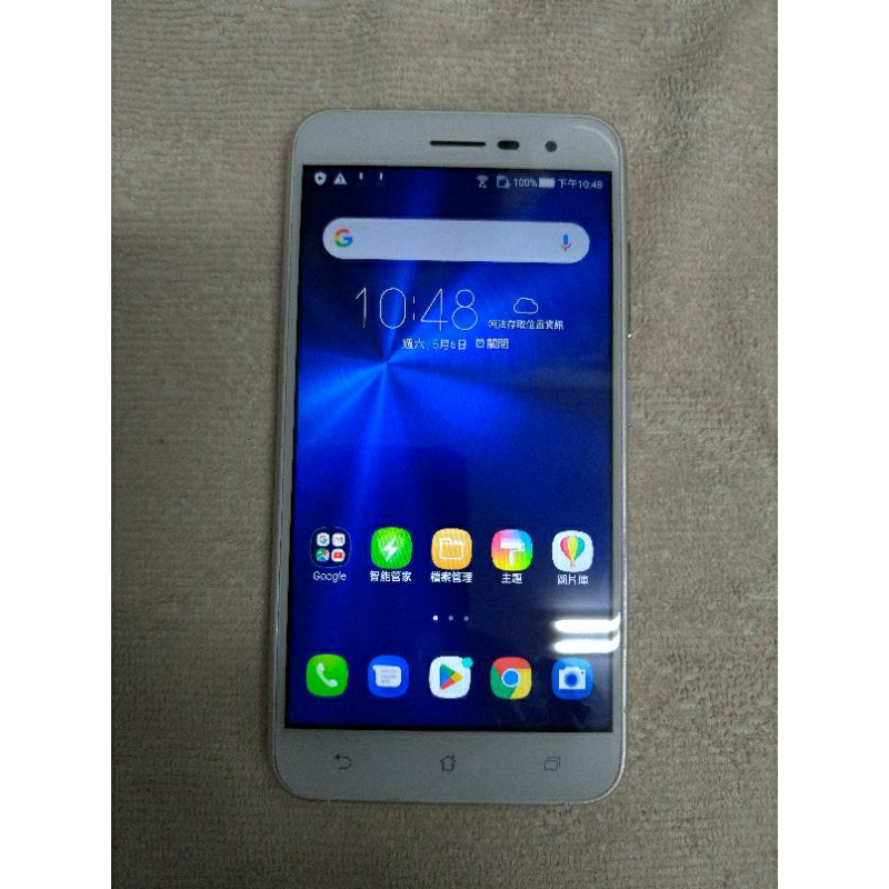 Asus zenfone3 ZE520KL 3/32G   白色