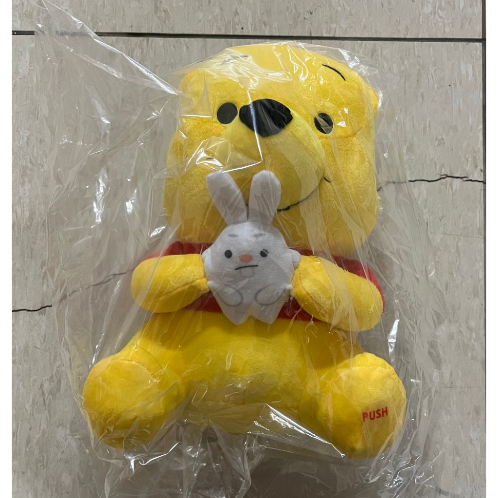 【捌貳壹】 小熊維尼 娃娃 (33公分) 抱枕 維尼熊 維尼 抱兔子