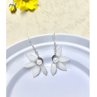 |LemonMeow|手作水晶花系列✿小白花珍珠夾式耳環/手工耳環C001