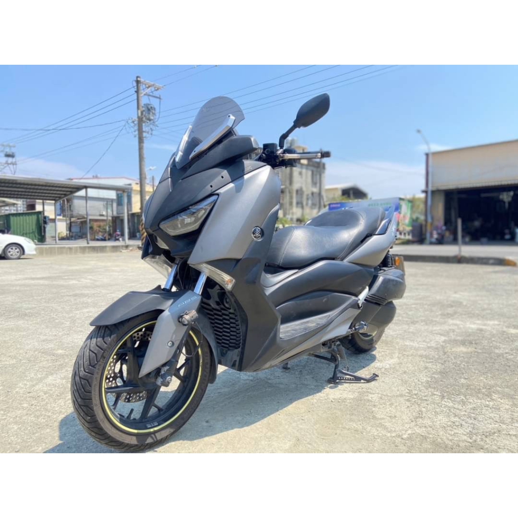 YAMAHA XMAX300 ABS二手檔車中古車配合全額.超額.學生貸款強力過件白牌黃牌紅牌仿賽街車大型重機滿18即可