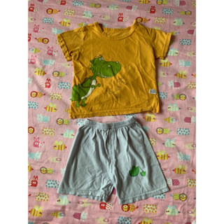 二手現貨-恐龍黃色套裝-兒童居家服睡衣 冷氣房必備睡衣 超級可愛