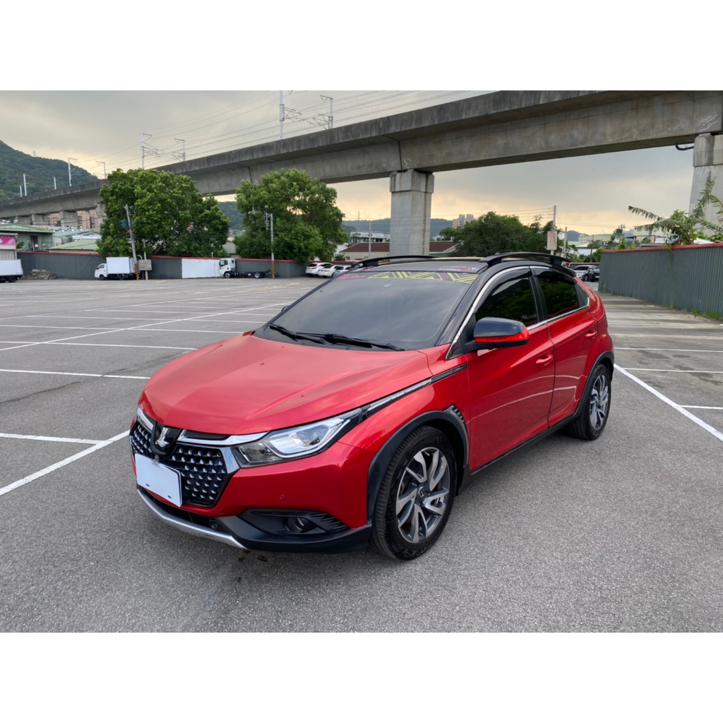 2018 Luxgen U5 1.6 AR環景版 實價刊登:35.8萬 中古車 二手車 代步車 轎車 休旅車