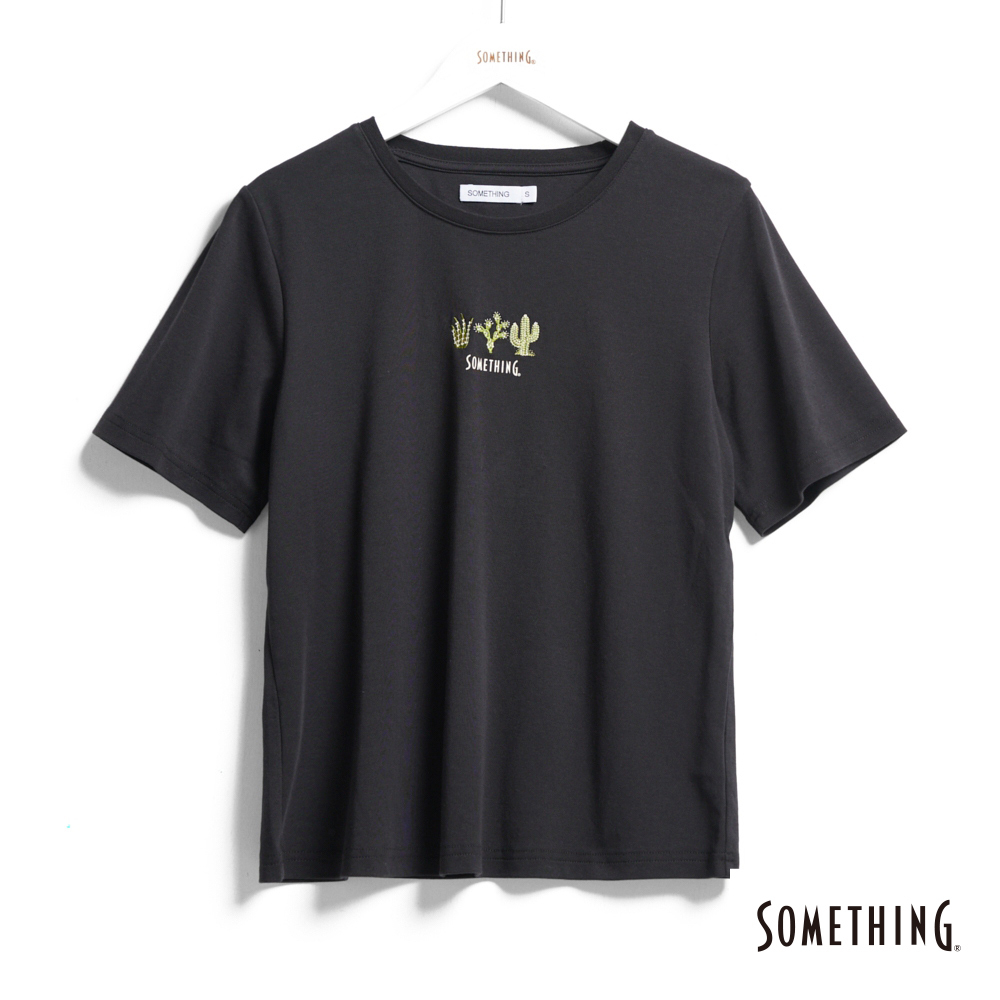 SOMETHING 仙人掌繡花短袖T恤(黑色) -女款