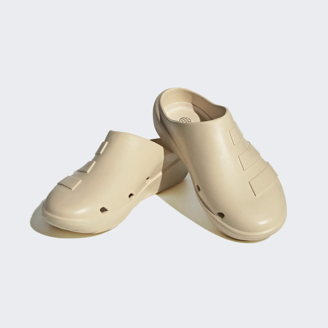 Adicane Clog 奶茶色奶油黃色包頭拖鞋 立體LOGO拖鞋 防水拖鞋 HQ9916