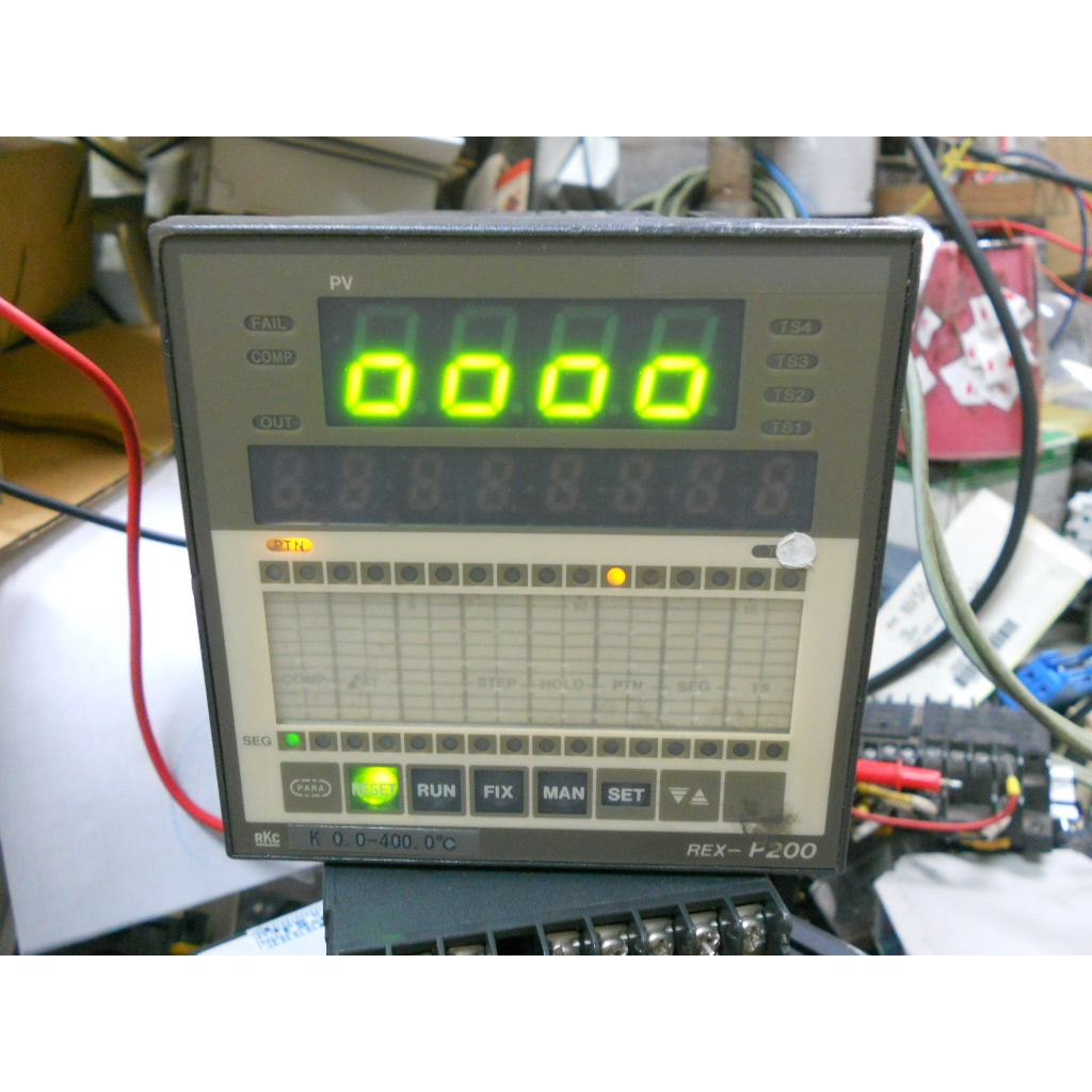 RKC 温控器 REX-P200 0~400℃ 96*96 (後)