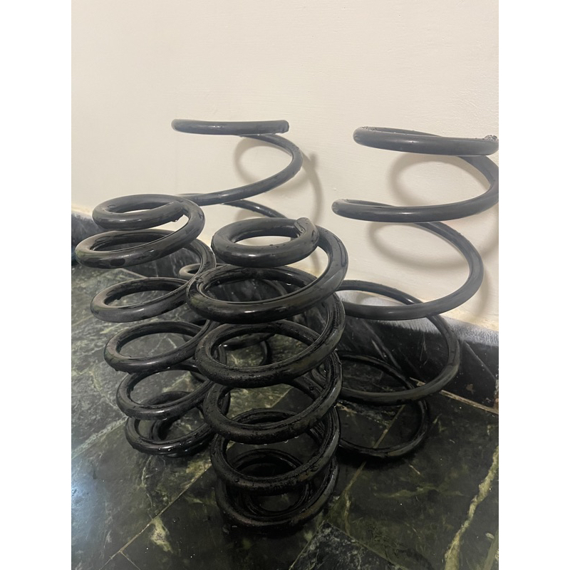 Previa原廠彈簧-1組四隻-4000元