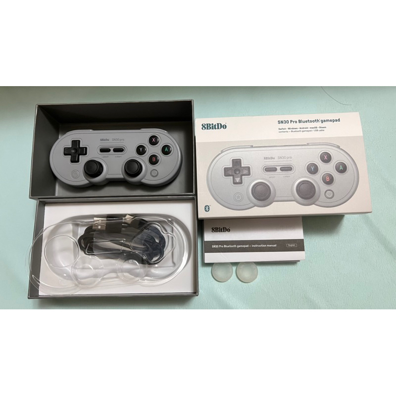 八位堂 8Bitdo SN30 PRO，灰色款，盒裝含手機支架，適用-無線 藍芽 支援 Switch 手機 steam。