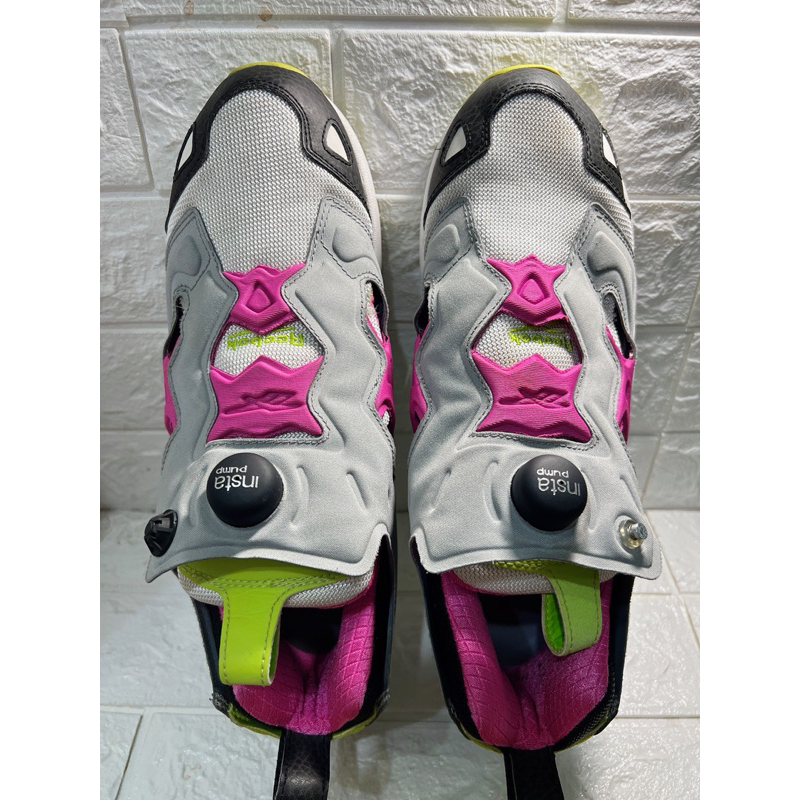 Reebok pump藍魂  28cm 無盒 V54269 粉+灰 充氣鞋（二手、8.5成新、右腳放器孔少蓋子）