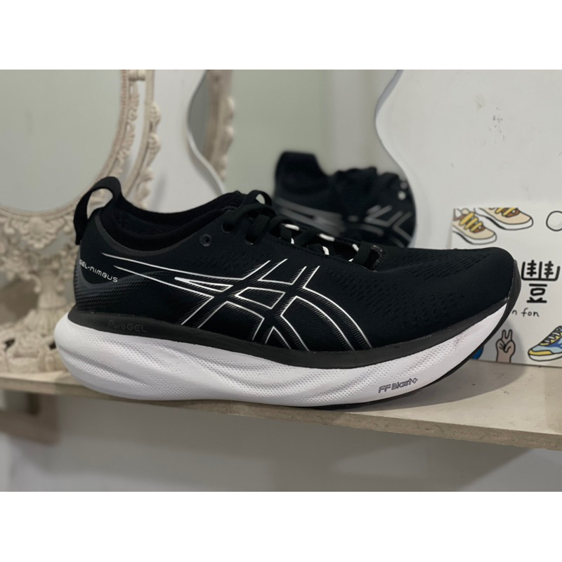 大灌體育👟亞瑟士 asics GEL-NIMBUS 25 (2E) 男款 寬楦 跑鞋 1011B625-001 白黑