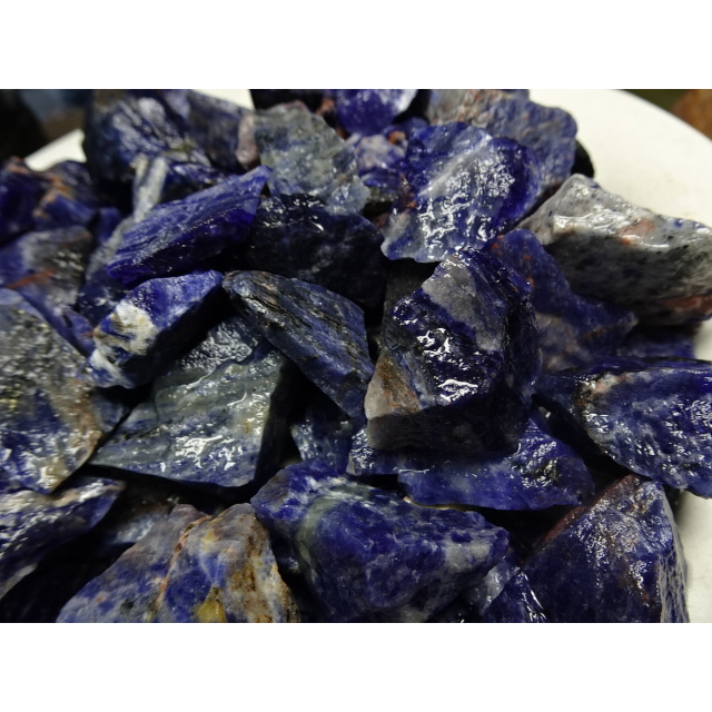 《藍金寶石玉石批發區》→〈原石系列〉→天然小顆粒南非藍寶石原礦一公斤〈1000公克〉→AX406