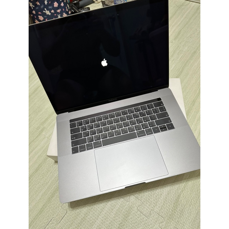 Apple Macbook pro A1990 15吋 i9/16g/512G