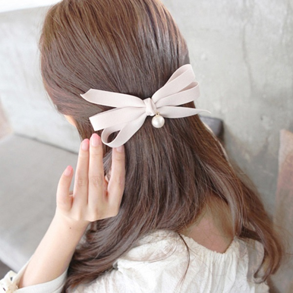 【NiNi Me】韓系髮飾 優雅氣質大蝴蝶結珍珠彈簧夾髮夾 髮夾 H9005