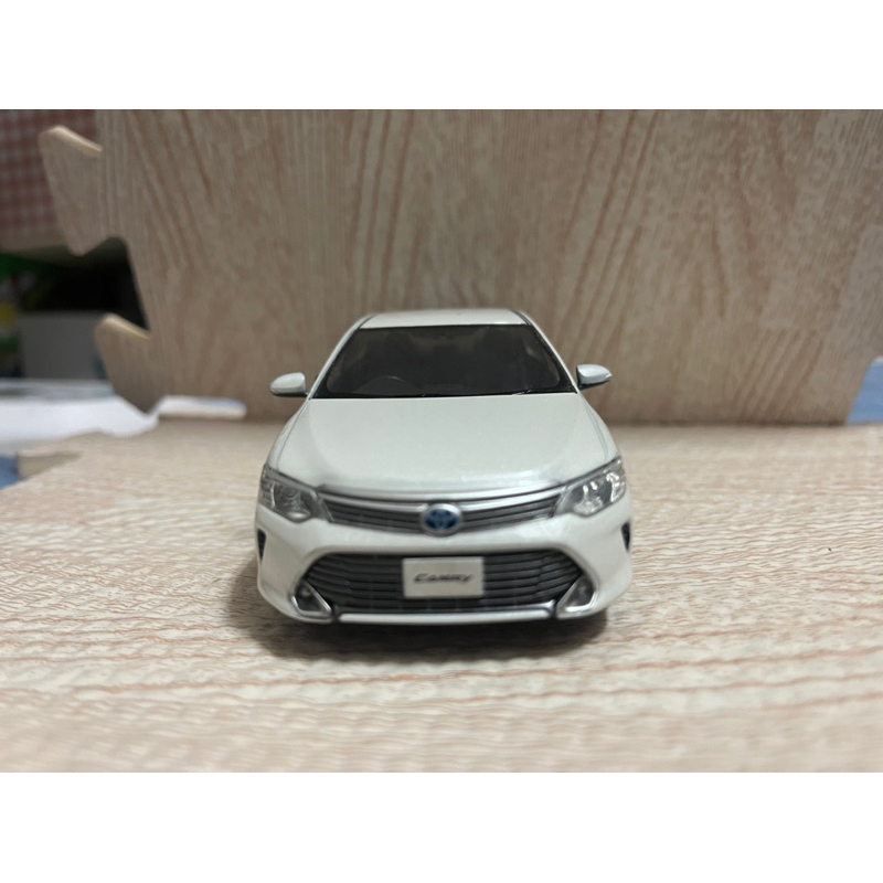 Toyota Camry 珍珠白 7.5 代 1/30 日規原廠模型車 附展示盒