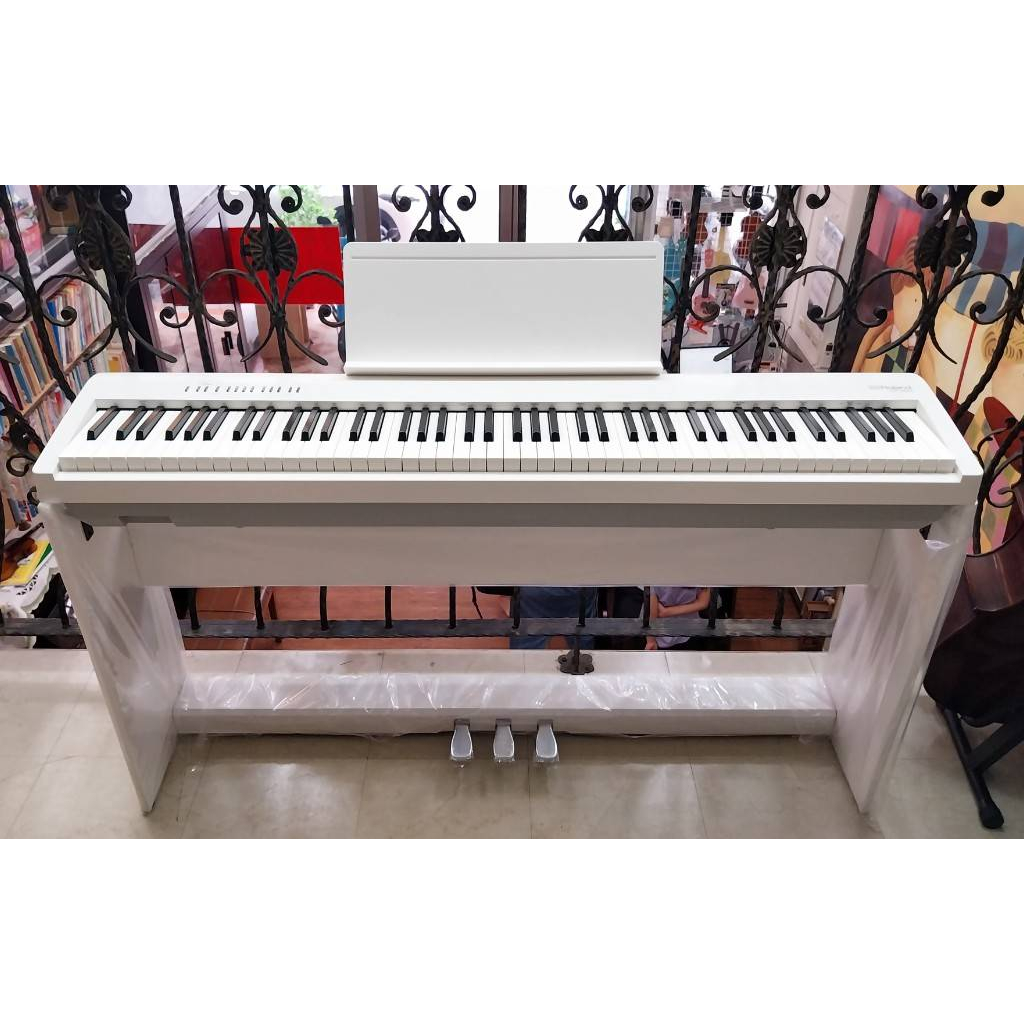 律揚樂器之家～全新 Roland  FP30X 88鍵 電鋼琴 附譜架 白色，可加購琴架