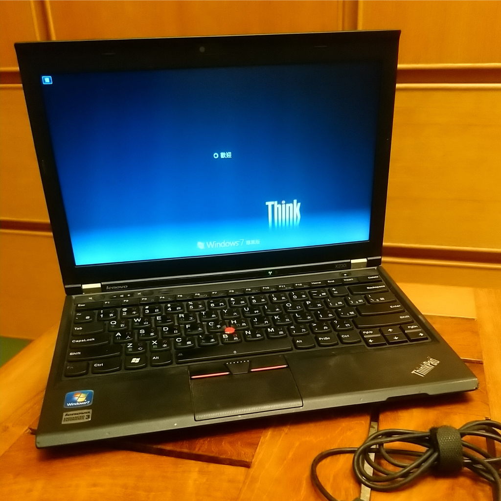 學生優惠【Lenovo 聯想 ThinkPad 二手筆電】X230i Intel i3 500G硬碟 超輕 文書 上網