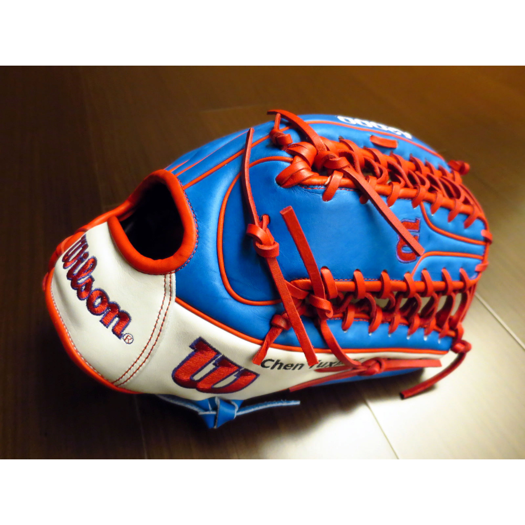 {圓圓小舖}美規WILSON A2000 custom glove 威爾森棒壘球手套特別訂做訂製訂作款 外野牛舌擋手套