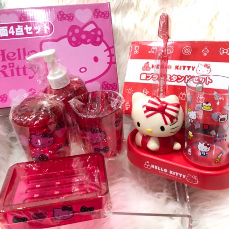 日本進口Hello Kitty盥洗沐浴用品組這兩組都是四件組盒