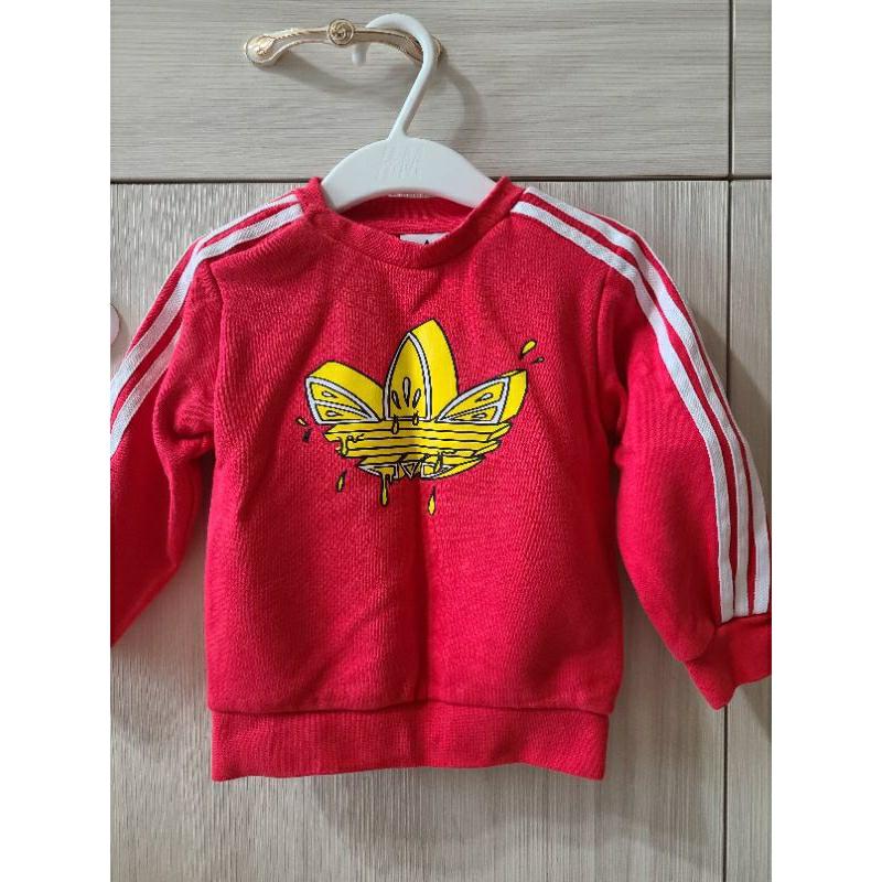 【正品】adidas三葉草童裝👍🏻童趣運動套裝，尺寸80肩有開釦，便宜賠售