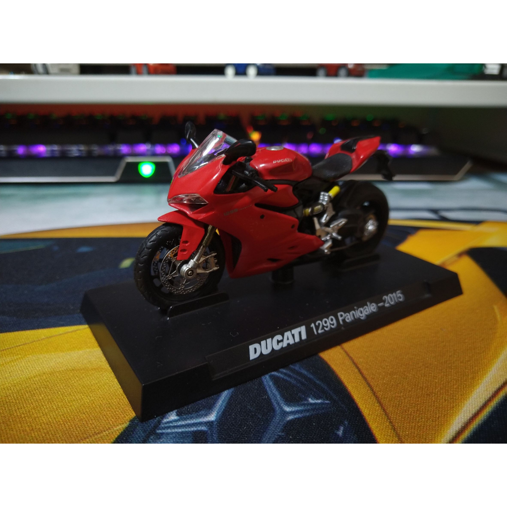 7-11 Ducati 1299 Panigale 2015 杜卡迪系列模型車 一代 1/24 紅色