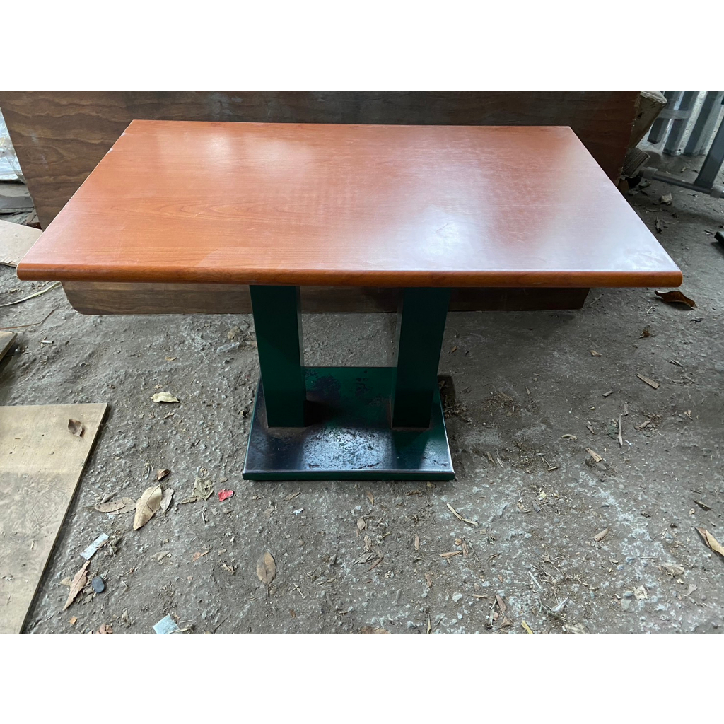 二手 四人餐桌 咖啡廳桌子 營業用餐桌 木紋色塑合桌板 B022