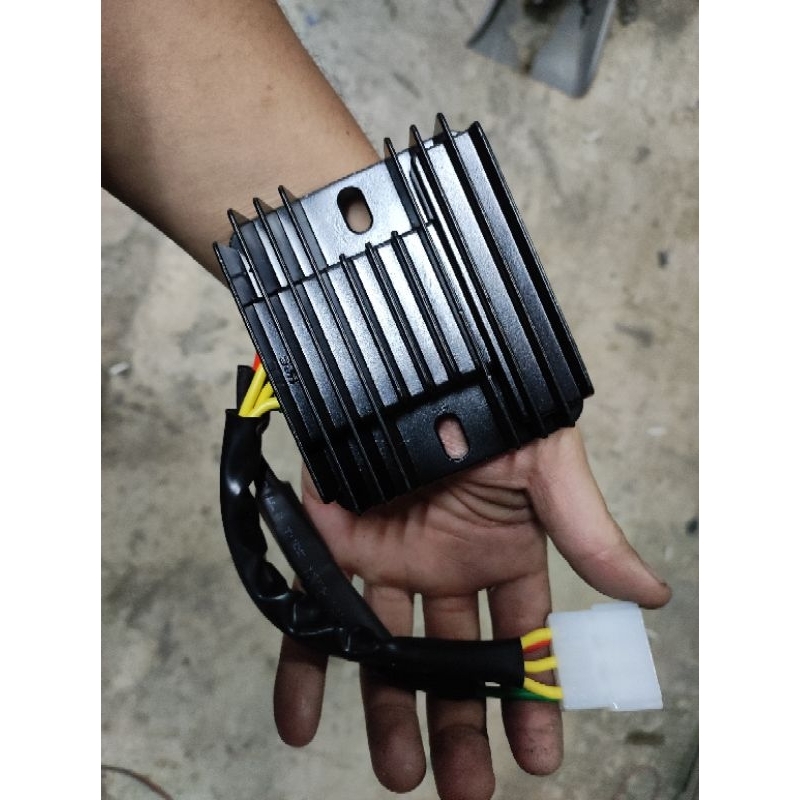 最頂級整流器4mica  yamaha 山葉車系 r3 mt03 FZ6 勁戰車系 開路式435瓦 開迴路整流器