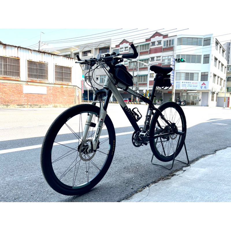 GLANT 捷安特腳踏車 登山單車  越野自行車 碳纖維  面交取車不寄送 下標前請聊聊聯絡