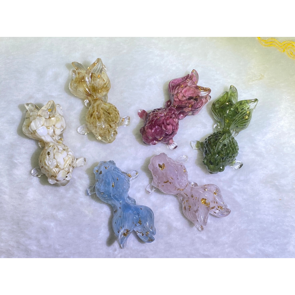 金魚 奧根能量塔 年年有餘 天然水晶原礦製作 金玉滿堂 海藍寶 紅紋石 粉晶 黃水晶 橄欖石 珍珠貝