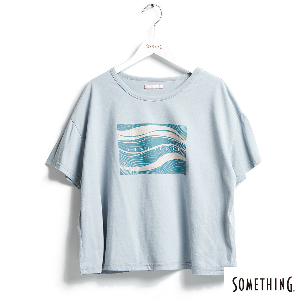 SOMETHING 海洋映像印花短版剪裁短袖T恤(淡藍色)-女款